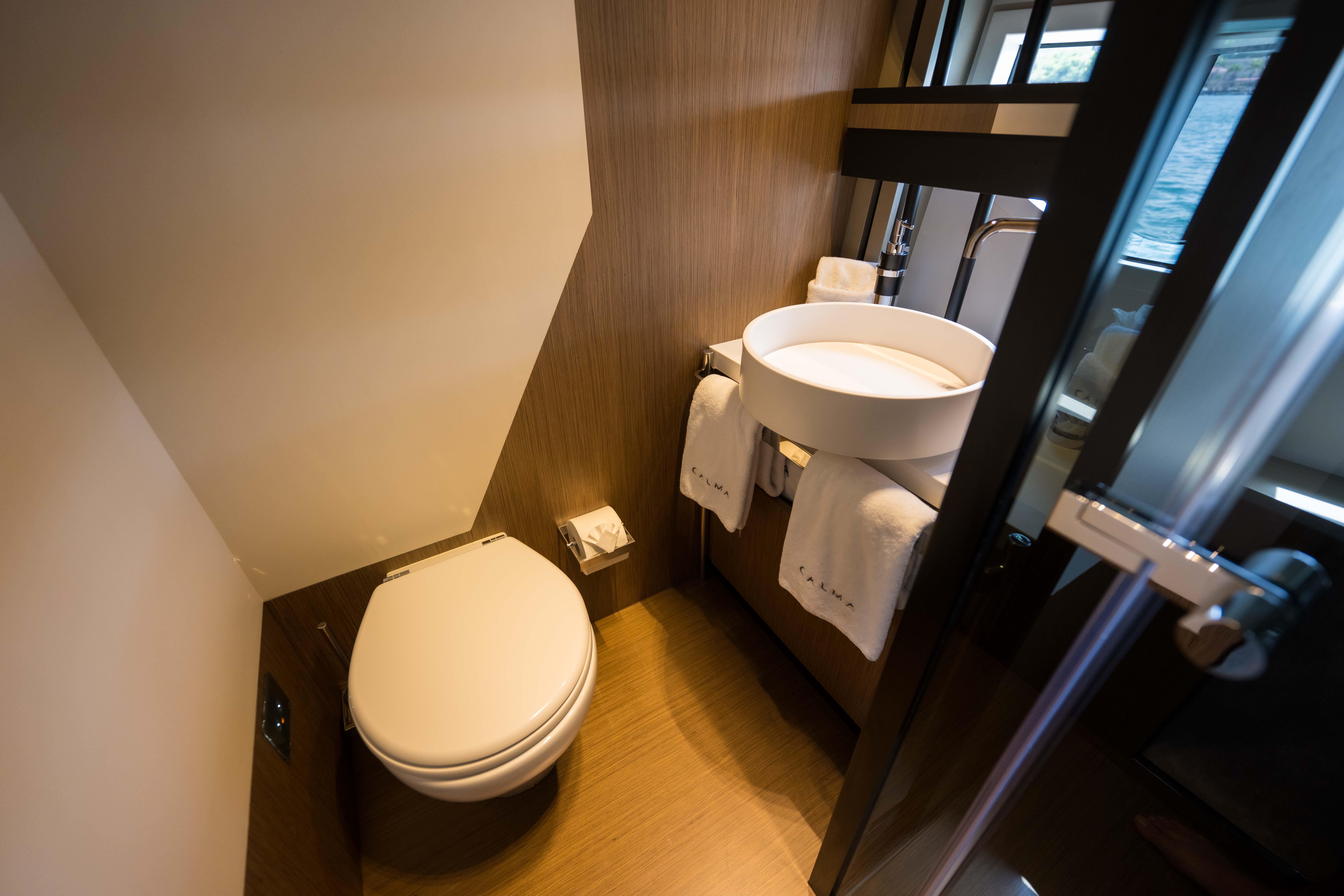 2023 FERRETTI YACHTS 720 